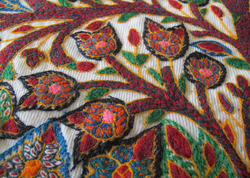Patteh – traditional embroidery from Iran