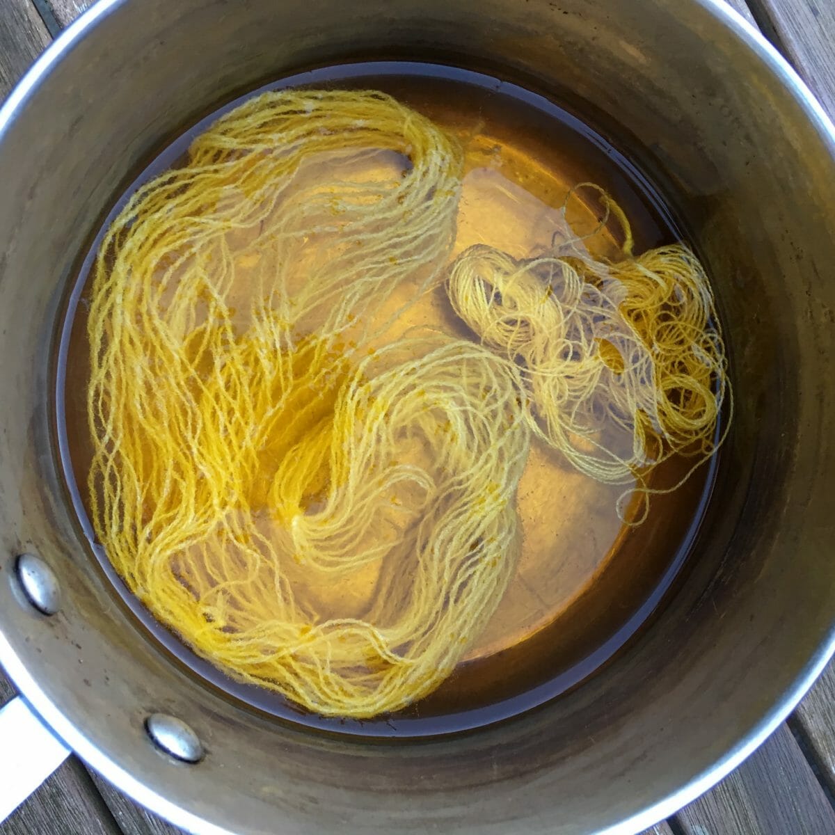 Wool and silk dyeing with golden yellow food colouring
