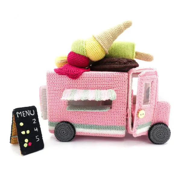 StudioManya ice cream van in crochet