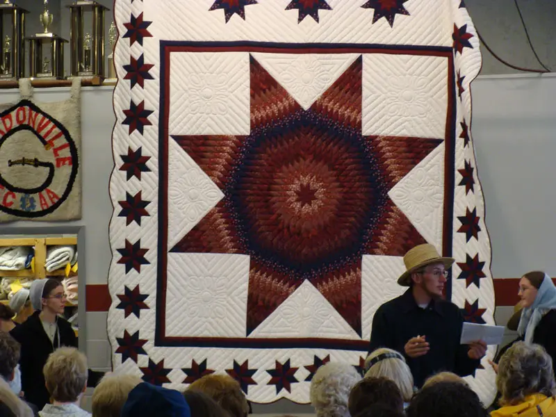 Discover the Hidden World of Amish Quilts: A Journey Through Tradition and Color